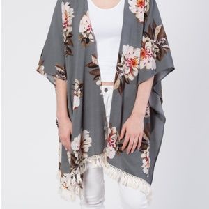 Umgee Grey Floral Kimono